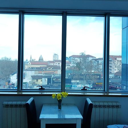 Central Apartment With 24-7 Building Security 노비사드 외부 사진